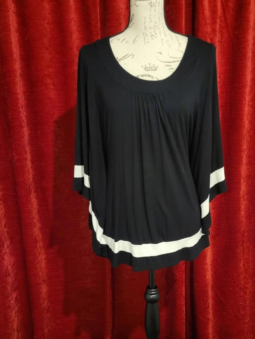WHITE HOUSE BLACK MARKET Black and White Women's Top Sz M